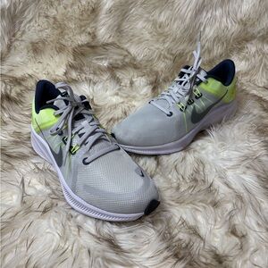 Nike Men's Athletic Shoes in Gray and Neon Yellow